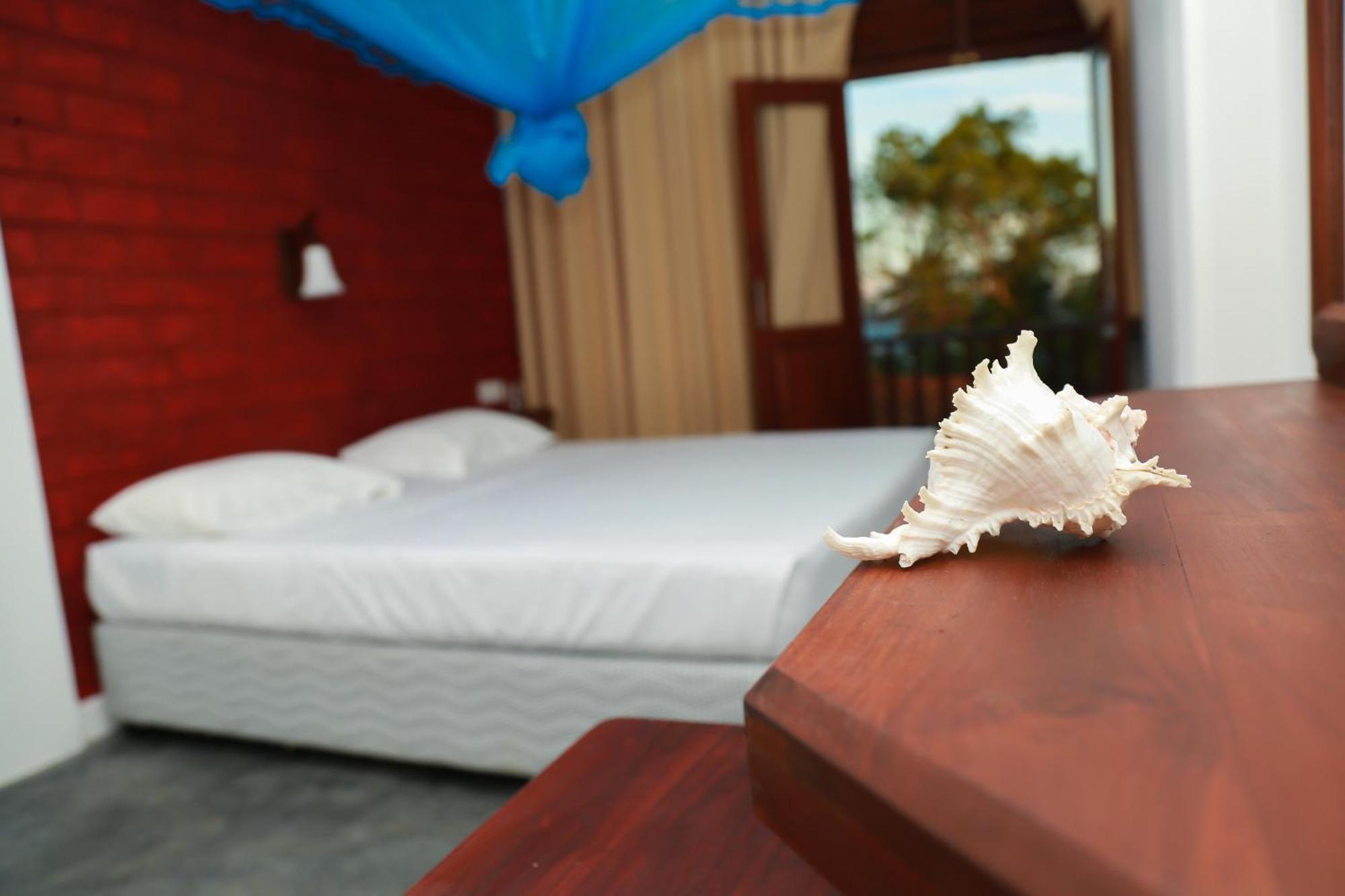 Four Season Guest House Тангалла Экстерьер фото